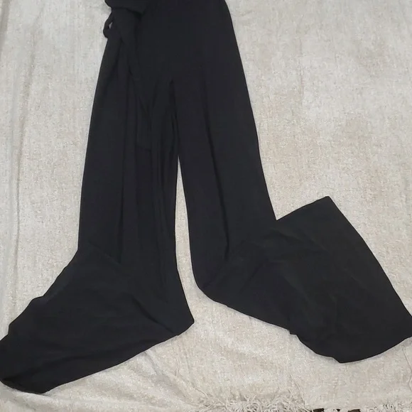 Bisou Bisou black wide leg jumpsuit rompers size 8 - Picture 2 of 13